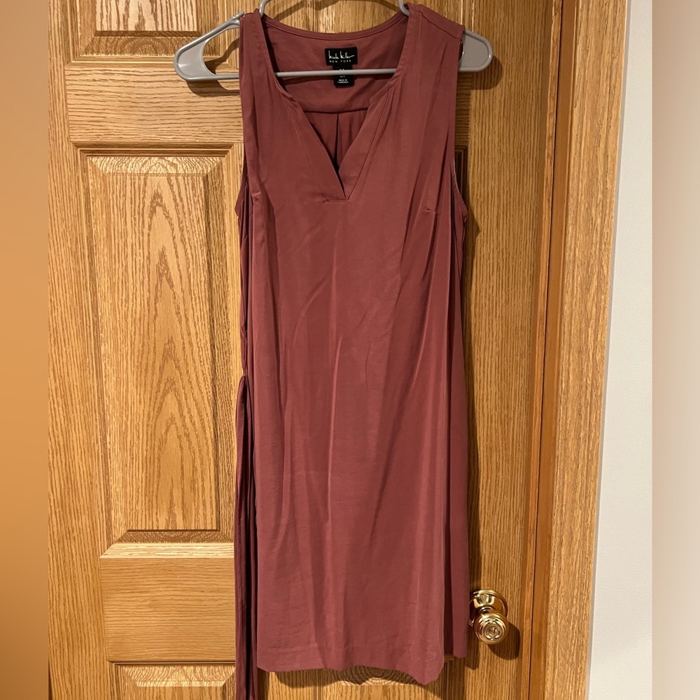 Nicole Miller Pink Sleeveless V-Neck Sheath Dress